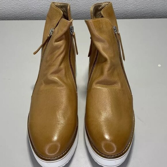 NEW SILENT D Nene To Zip Slip On Womens Size 9 Brown Leather Comfort Boot - Picture 2 of 6